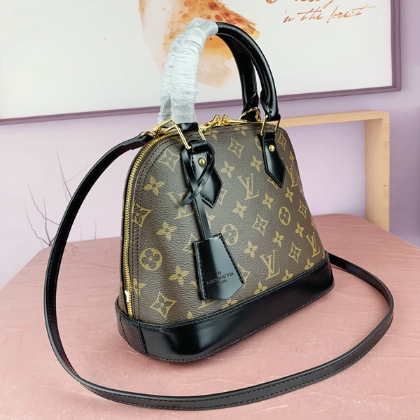 ルイヴィトンバッグ背面デザイン